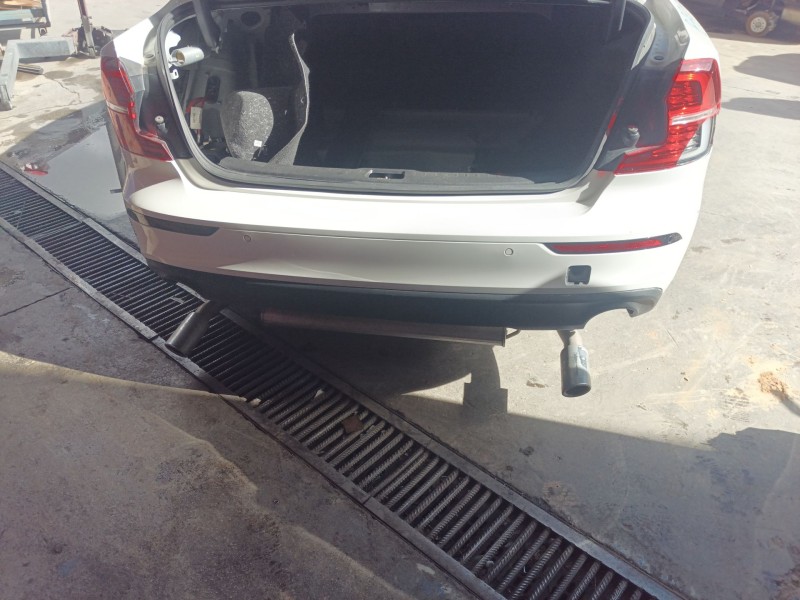 Recambio de paragolpes trasero para volvo s60 iii (224) t5 referencia OEM IAM   