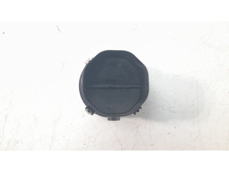 Recambio de rejilla aireadora para mercedes-benz clase gla (x156) gla 180 (156.942) referencia OEM IAM A1568300000  