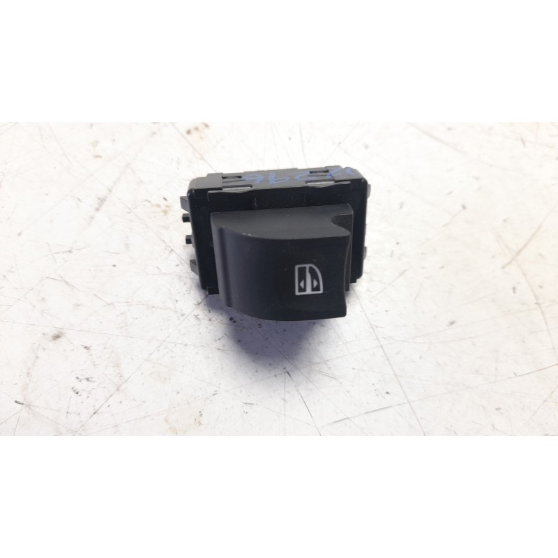 Recambio de mando elevalunas trasero izquierdo para renault kadjar (ha_, hl_) 1.5 blue dci 115 referencia OEM IAM 254214896R  