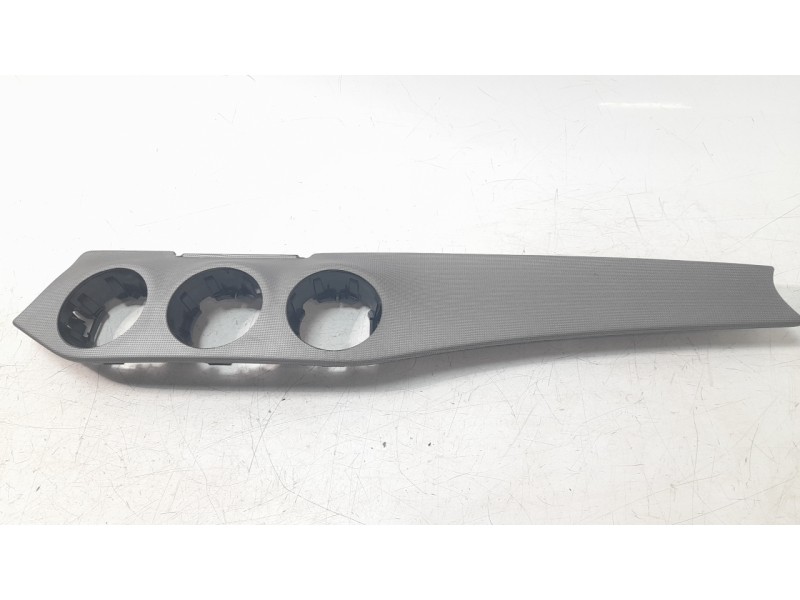 Recambio de moldura para mercedes-benz clase gla (x156) gla 180 (156.942) referencia OEM IAM 3008735700  