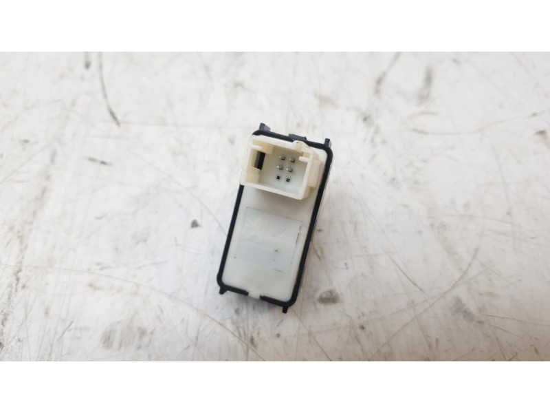 Recambio de mando elevalunas trasero izquierdo para peugeot 3008 ii suv (mc_, mr_, mj_, m4_) 1.2 thp/ puretech 130 (mrhnsm, mrhn