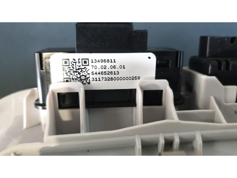 Recambio de luz interior para opel crossland x / crossland (p17, p2qo) 1.2 (75) referencia OEM IAM 39118722  