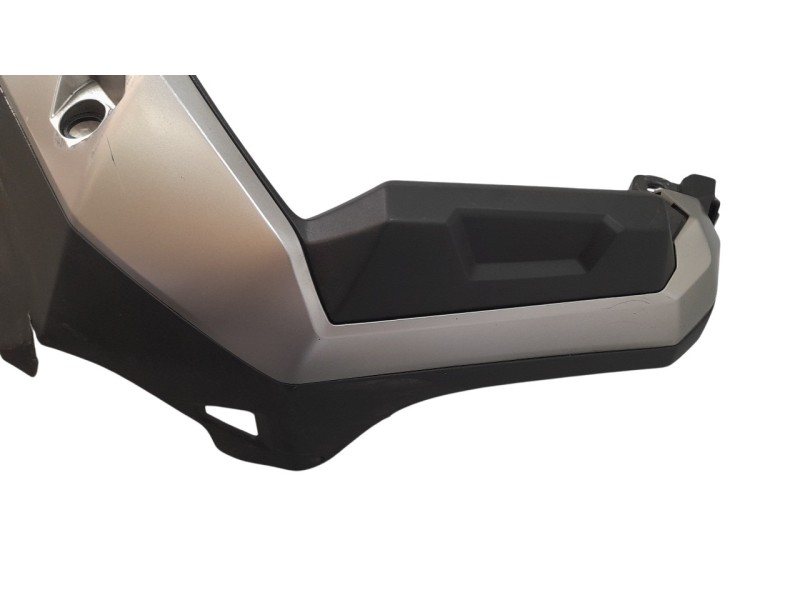 Recambio de moldura para honda x-adv referencia OEM IAM 64420MKHD000  