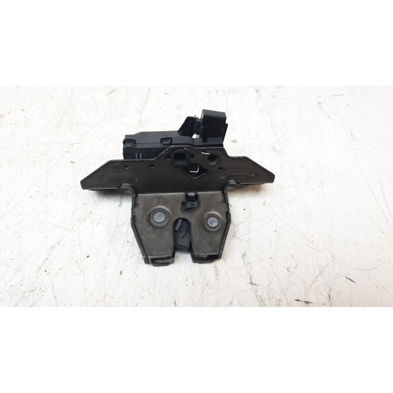 Recambio de cerradura maletero / porton para opel zafira b furgoneta/monovolumen (a05) 1.7 cdti van (m75) referencia OEM IAM 135