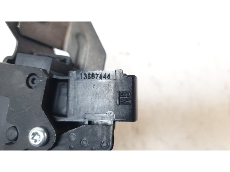 Recambio de cerradura maletero / porton para opel zafira b furgoneta/monovolumen (a05) 1.7 cdti van (m75) referencia OEM IAM 135