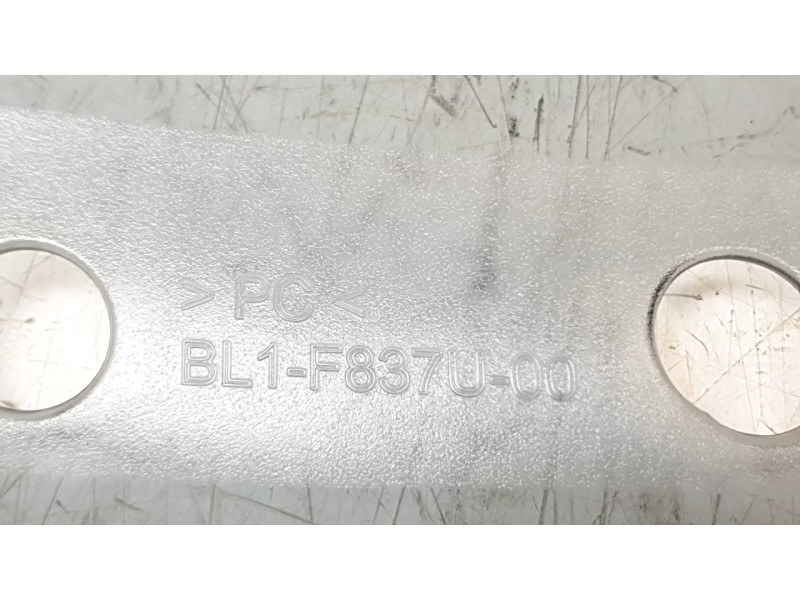 Recambio de cupula para yamaha x-max 125 referencia OEM IAM BL1F837U00  