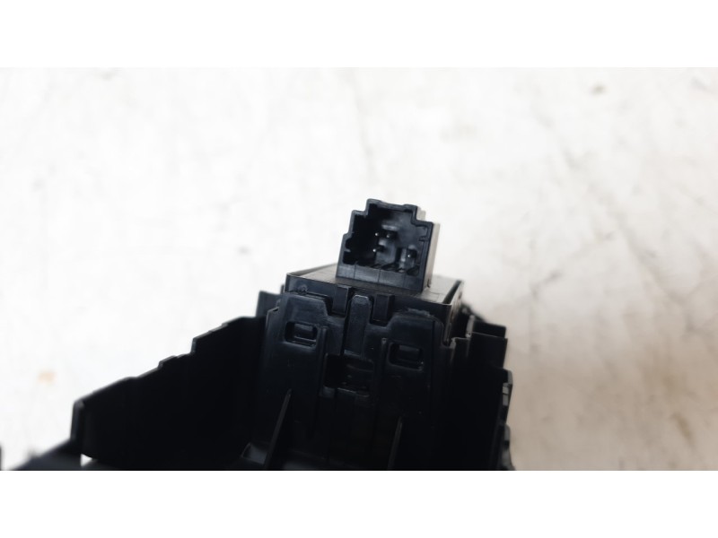 Recambio de mando elevalunas delantero derecho para renault austral techno referencia OEM IAM 254201060R  