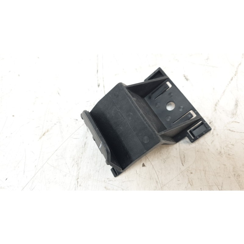 Recambio de soporte paragolpes delantero derecho para mazda 323 s vi sedán (bj) 1.9 16v (bj10m) referencia OEM IAM BBM450151  