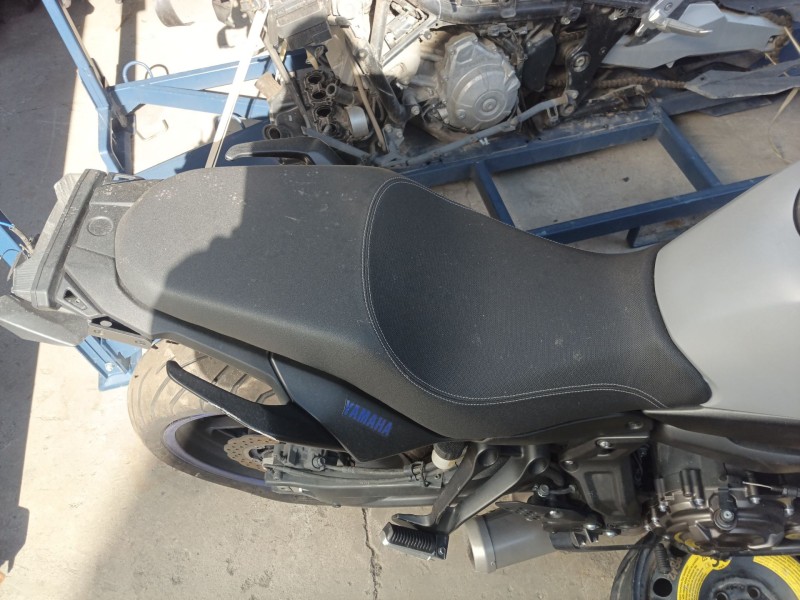Recambio de asiento para yamaha mt mt-07 (rm30, rm33) referencia OEM IAM   