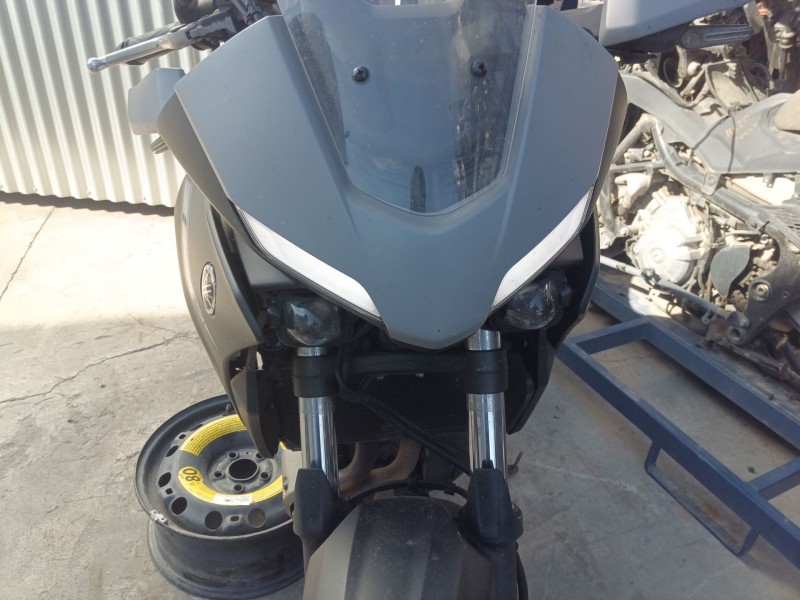 Recambio de faro delantero para yamaha mt mt-07 (rm30, rm33) referencia OEM IAM   
