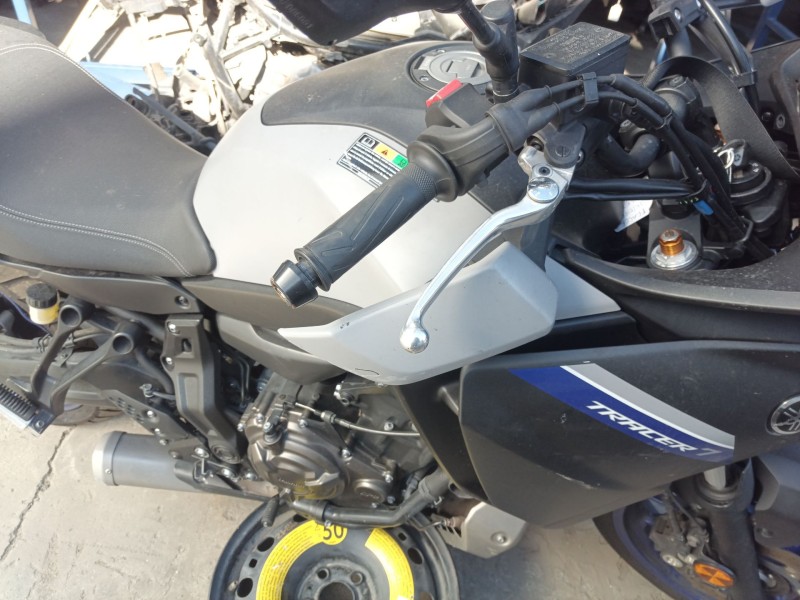 Recambio de maneta exterior delantera derecha para yamaha mt mt-07 (rm30, rm33) referencia OEM IAM   