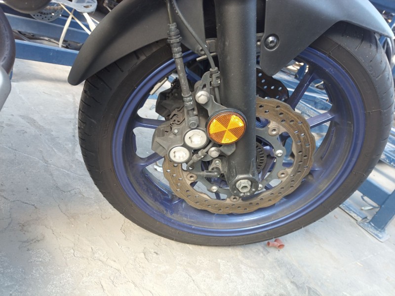 Recambio de pinza de freno delantera derecha para yamaha mt mt-07 (rm30, rm33) referencia OEM IAM   