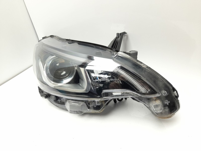 Recambio de faro derecho para ligier js50 0.5 referencia OEM IAM 811100H150 10117471001 10117471001 , PG2064903 , 11226512 , 106