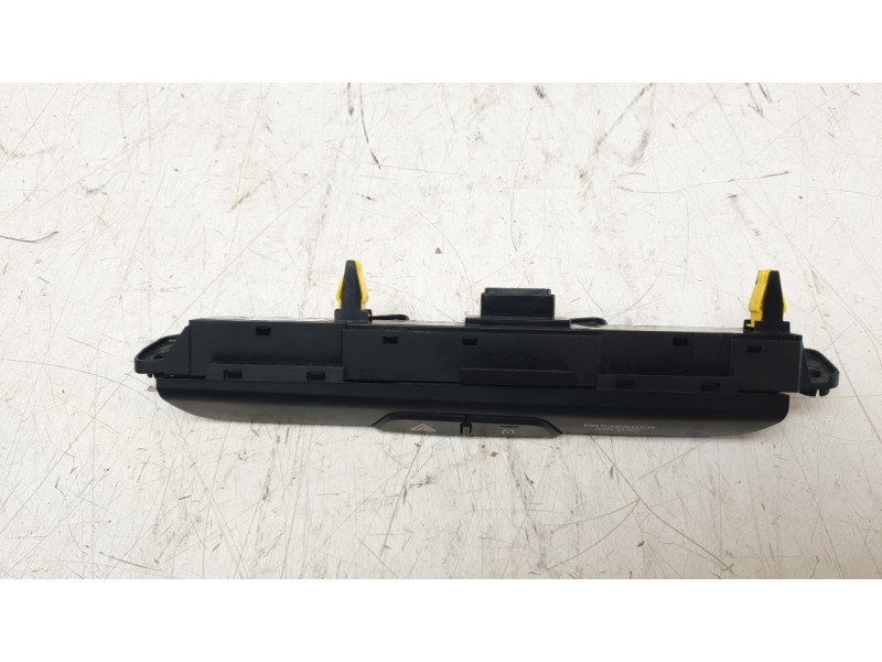 Recambio de warning para kia stonic (yb) 1.0 t-gdi eco-dynamics+ referencia OEM IAM 93790H8011  