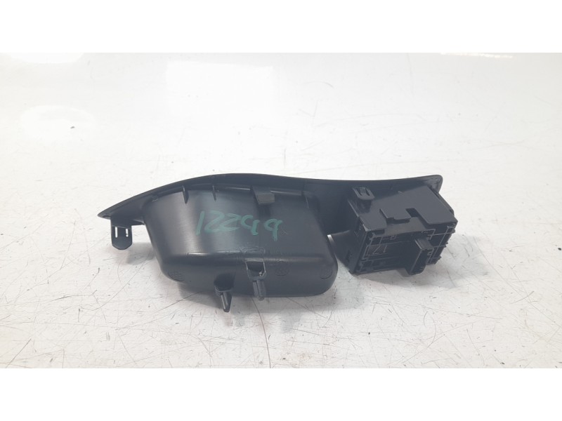 Recambio de mando elevalunas trasero izquierdo para toyota yaris (_p21_, _pa1_, _ph1_) 1.5 (mxpa11) referencia OEM IAM 848100226