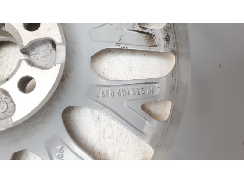 Recambio de llanta para seat ibiza v (kj1, kjg) 1.0 tsi referencia OEM IAM 6F0601025M  