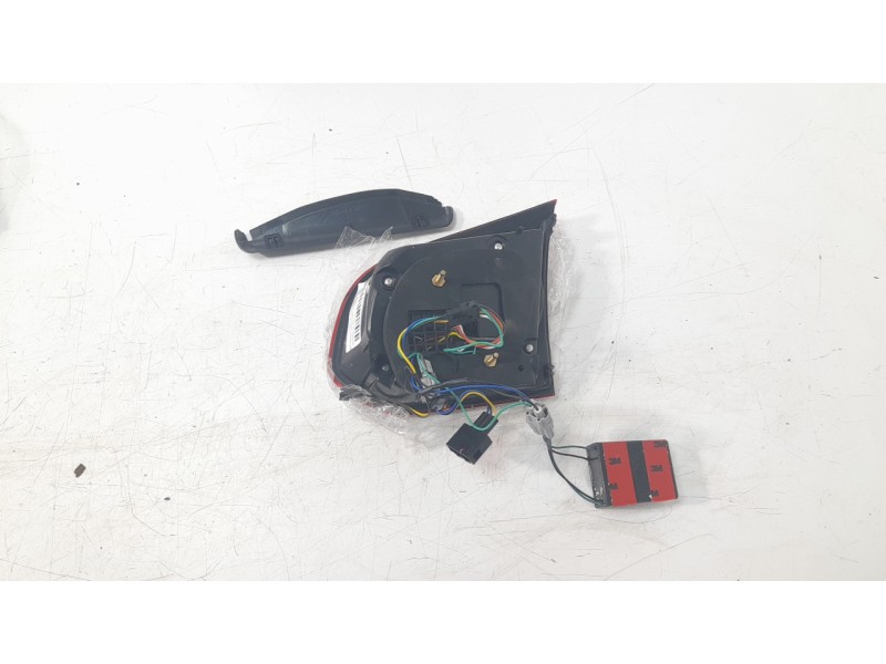 Recambio de piloto trasero izquierdo interior para volkswagen golf vi (5k1) 2.0 gti referencia OEM IAM 02001341025026  