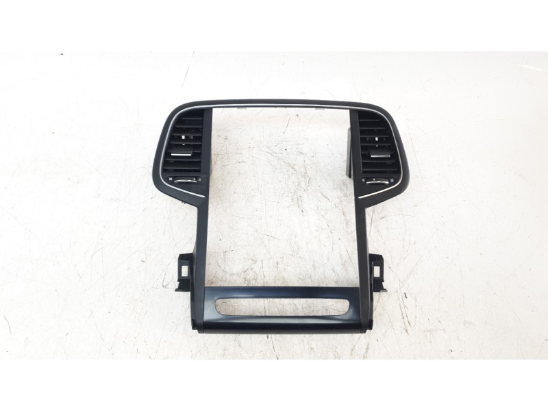 Recambio de aireador central para renault megane iv hatchback (b9a/m/n_) 1.5 dci 110 (b9a3) referencia OEM IAM 687515655R 687501