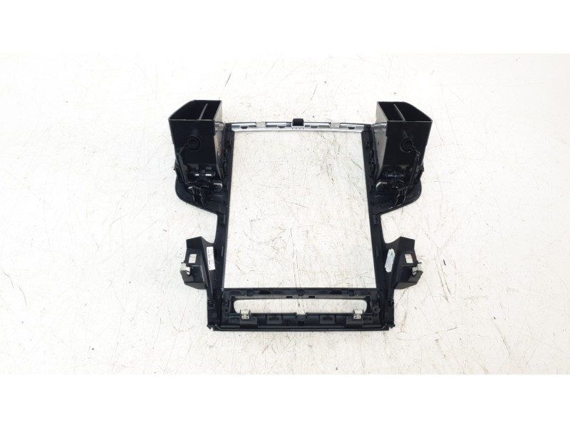 Recambio de aireador central para renault megane iv hatchback (b9a/m/n_) 1.5 dci 110 (b9a3) referencia OEM IAM 687515655R 687501