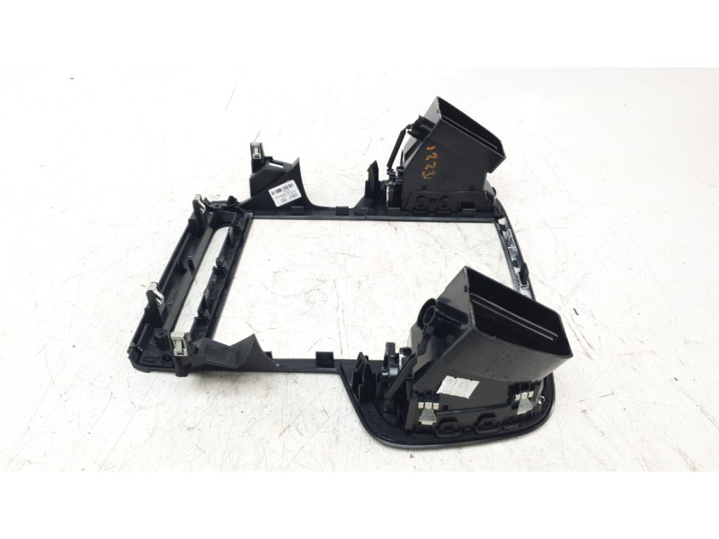 Recambio de aireador central para renault megane iv hatchback (b9a/m/n_) 1.5 dci 110 (b9a3) referencia OEM IAM 687515655R 687501