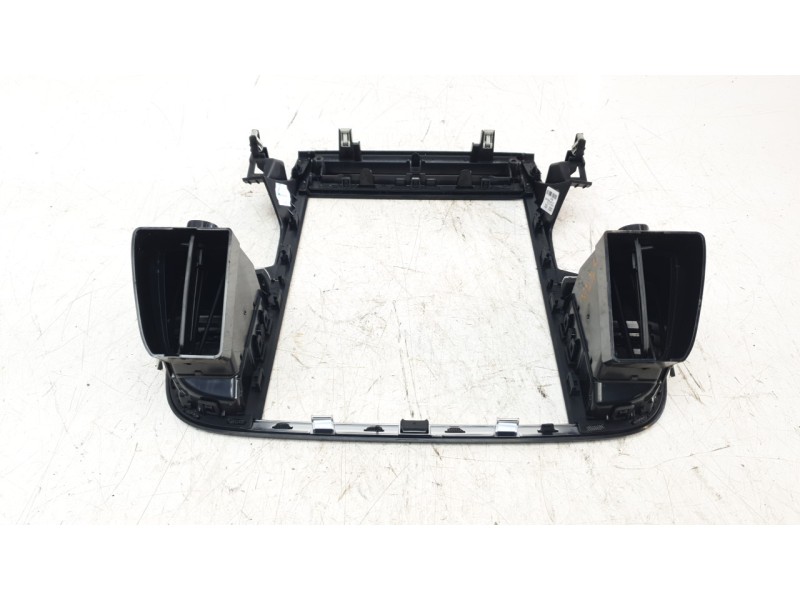 Recambio de aireador central para renault megane iv hatchback (b9a/m/n_) 1.5 dci 110 (b9a3) referencia OEM IAM 687515655R 687501
