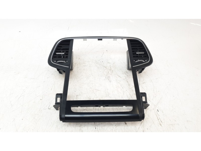 Recambio de aireador central para renault megane iv hatchback (b9a/m/n_) 1.5 dci 110 (b9a3) referencia OEM IAM 687515655R 687501