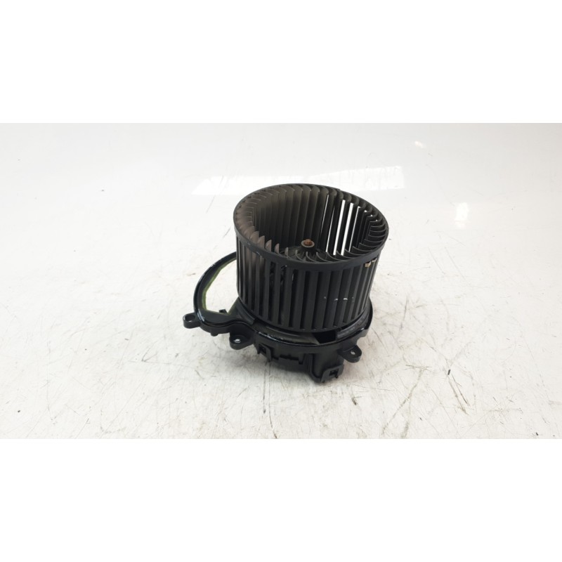 Recambio de ventilador calefaccion para renault megane iv hatchback (b9a/m/n_) 1.5 dci 110 (b9a3) referencia OEM IAM T69963A T52