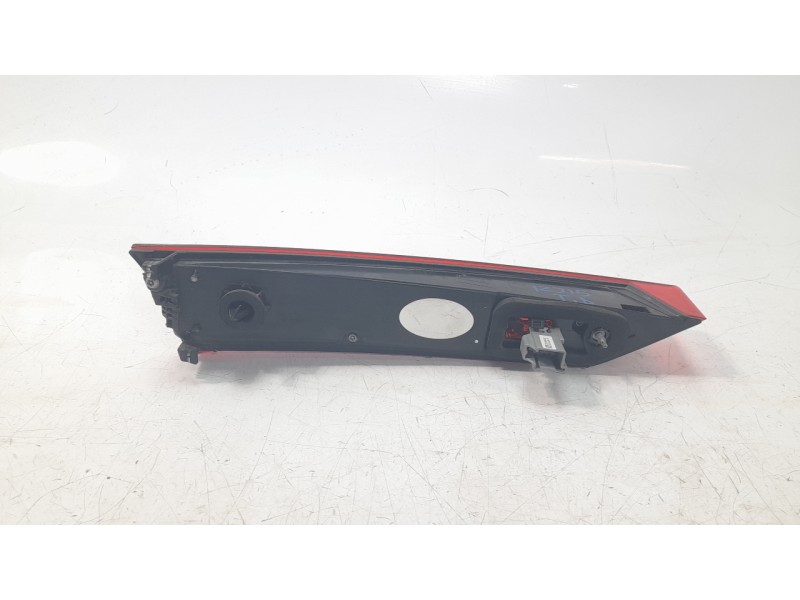 Recambio de piloto trasero derecho interior para volvo s60 iii (224) t5 referencia OEM IAM 31468206  