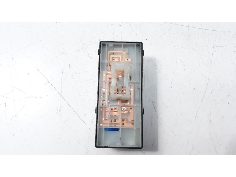 Recambio de mando elevalunas delantero derecho para nissan pulsar (c13) 1.2 16v cat referencia OEM IAM 254114BA0A  
