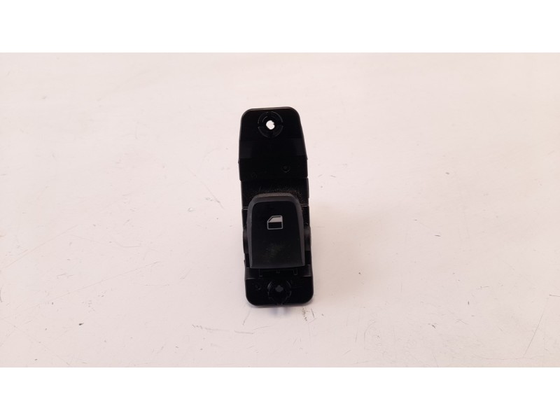 Recambio de mando elevalunas trasero izquierdo para hyundai kona 1.0 tgdi cat referencia OEM IAM 3K552B1200  