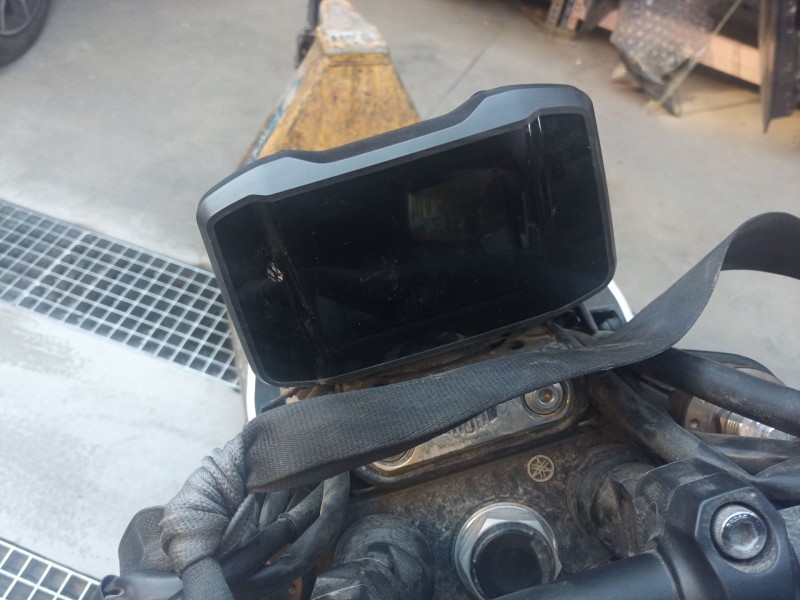 Recambio de cuadro instrumentos para yamaha xsr 900 referencia OEM IAM   