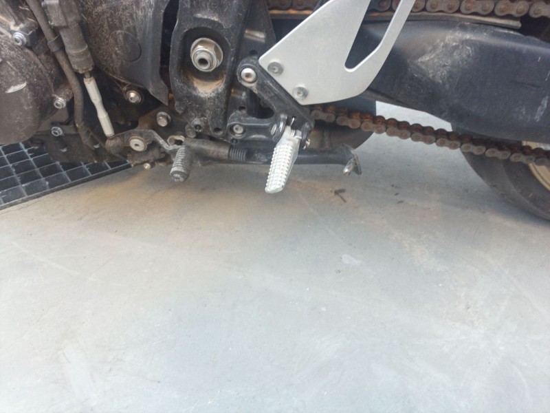 Recambio de caballete lateral para yamaha xsr 900 referencia OEM IAM   