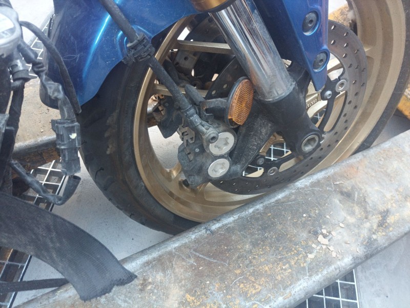 Recambio de pinza de freno delantera derecha para yamaha xsr 900 referencia OEM IAM   