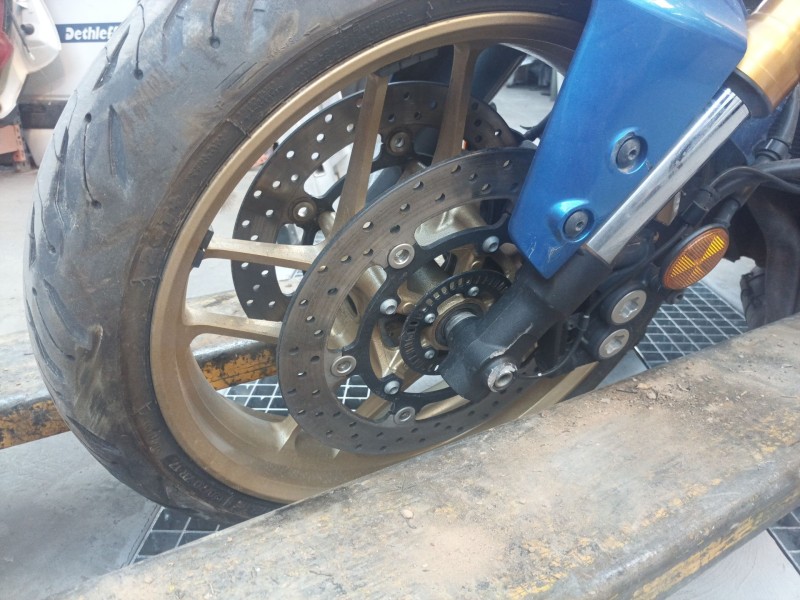 Recambio de disco de freno delantero izquierdo para yamaha xsr 900 referencia OEM IAM   