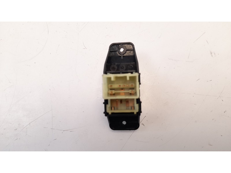 Recambio de mando elevalunas trasero izquierdo para hyundai kona 1.0 tgdi cat referencia OEM IAM 3K552B1200  
