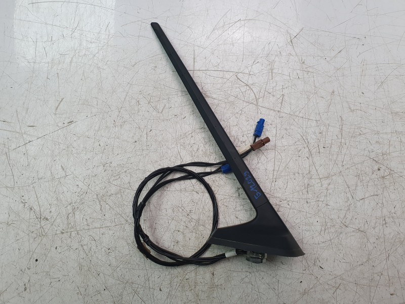 Recambio de antena para renault clio v intens referencia OEM IAM 282172553R  