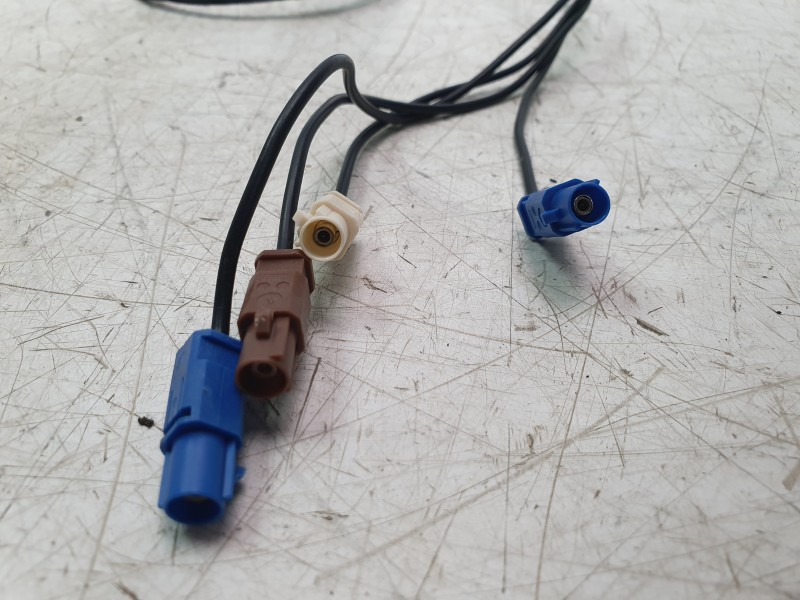 Recambio de antena para renault clio v intens referencia OEM IAM 282172553R  