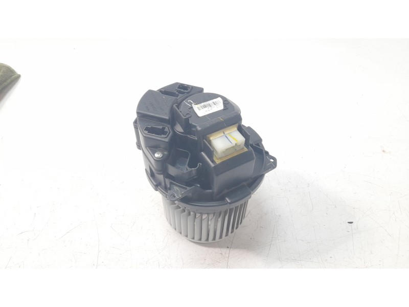 Recambio de ventilador calefaccion para renault clio v intens referencia OEM IAM 272104788R  