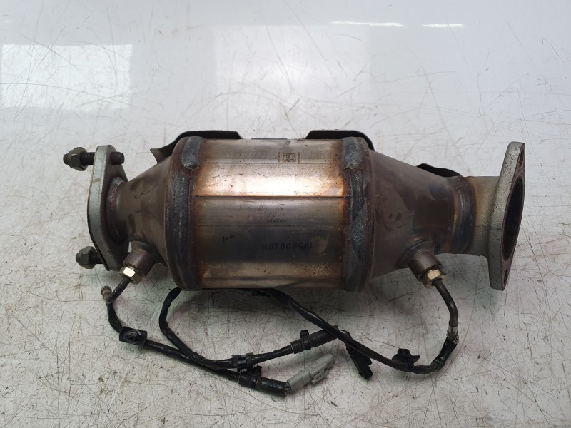 Recambio de catalizador para kia niro referencia OEM IAM G08020  