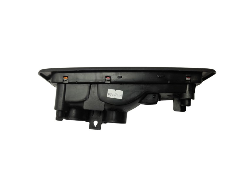 Recambio de piloto trasero derecho paragolpes para mitsubishi montero (v20/v40) referencia OEM IAM MR124964 108700554 MB1554353 