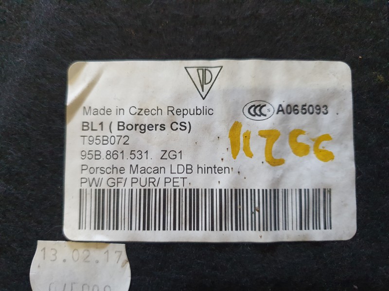Recambio de alfombra maletero para porsche macan (typ ) referencia OEM IAM 95B861531ZG1  