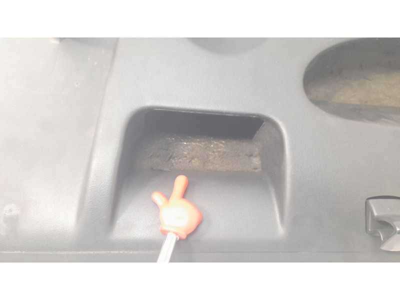 Recambio de guantera para citroën c4 ii (nc_) 1.6 hdi 90 referencia OEM IAM 136106  