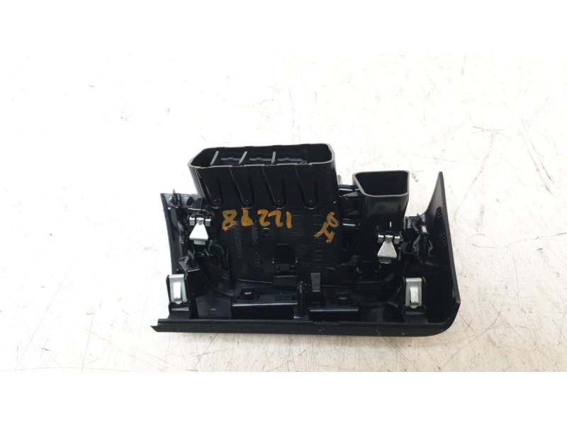 Recambio de aireador izquierdo para nissan townstar furgoneta/monovolumen (xfk) 1.3 referencia OEM IAM 734510623R  