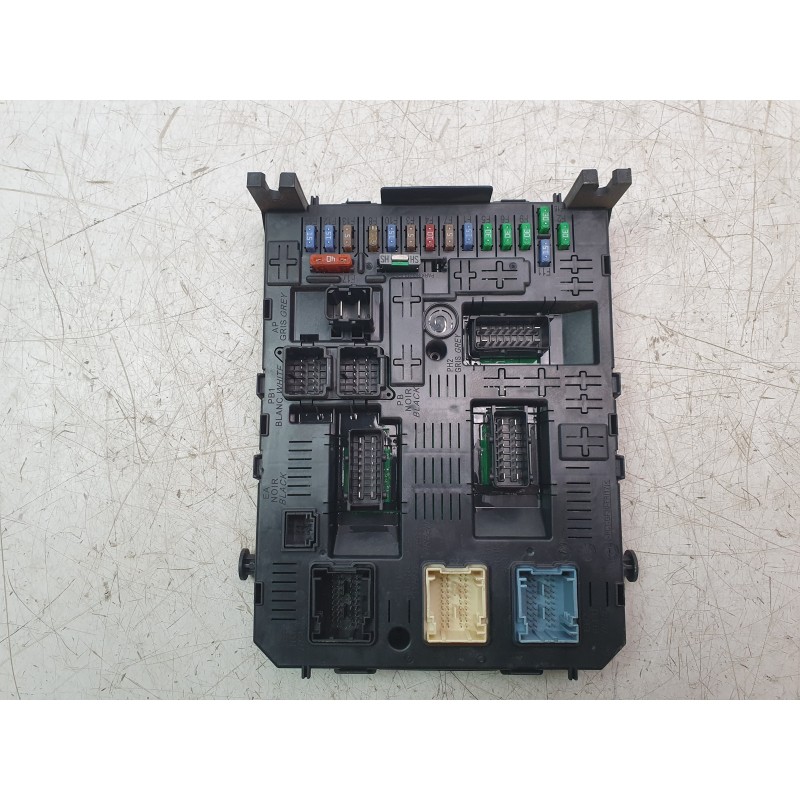 Recambio de caja reles / fusibles para citroën c4 ii (nc_) 1.6 hdi 90 referencia OEM IAM 281197595  
