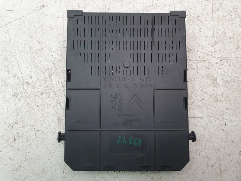 Recambio de caja reles / fusibles para citroën c4 ii (nc_) 1.6 hdi 90 referencia OEM IAM 281197595  