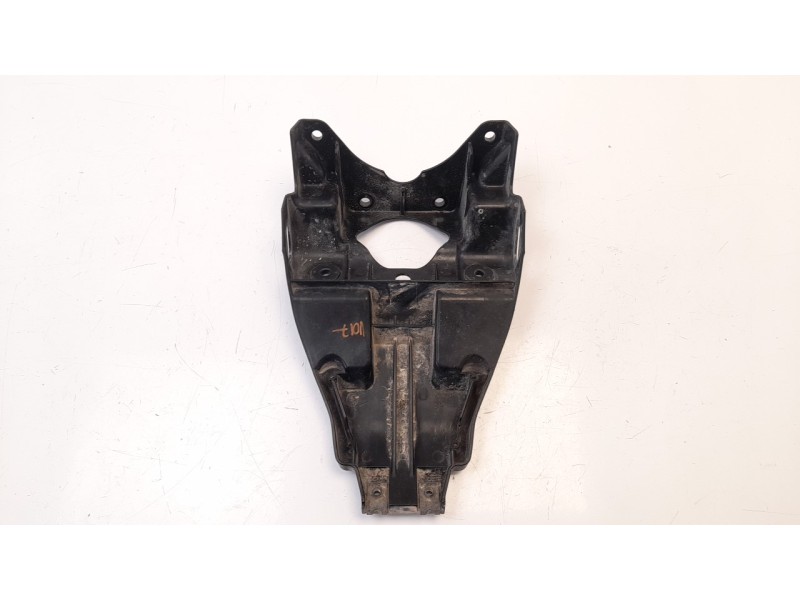 Recambio de moldura para suzuki gladius 650 referencia OEM IAM 6313144H0  