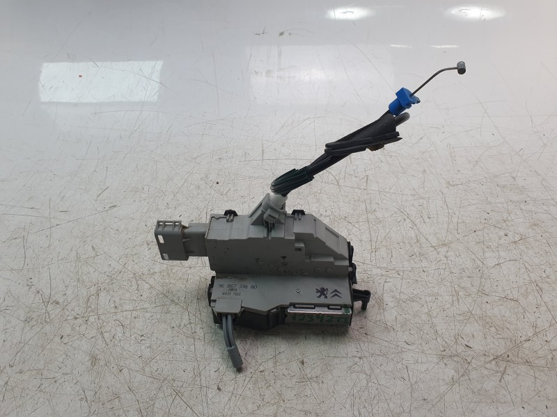 Recambio de cerradura puerta trasera izquierda para citroën c4 ii (nc_) 1.6 hdi 90 referencia OEM IAM 9686733880  