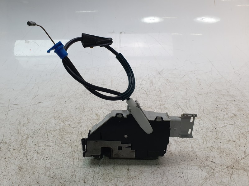 Recambio de cerradura puerta trasera izquierda para citroën c4 ii (nc_) 1.6 hdi 90 referencia OEM IAM 9686733880  