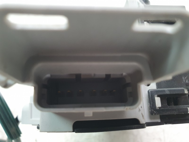 Recambio de cerradura puerta trasera izquierda para citroën c4 ii (nc_) 1.6 hdi 90 referencia OEM IAM 9686733880  