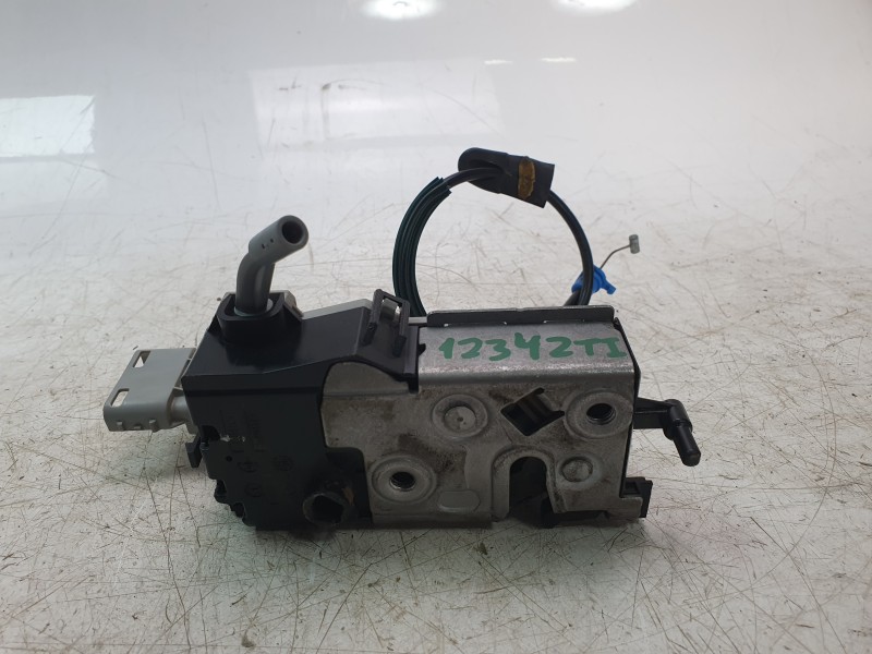 Recambio de cerradura puerta trasera izquierda para citroën c4 ii (nc_) 1.6 hdi 90 referencia OEM IAM 9686733880  